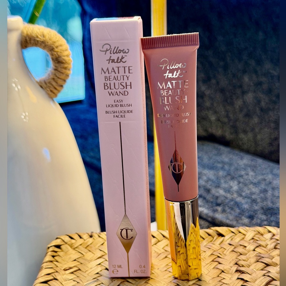 CHARLOTTE TILBURY Beauty Wand In Pillow Talk Matte Blush Nude Pink